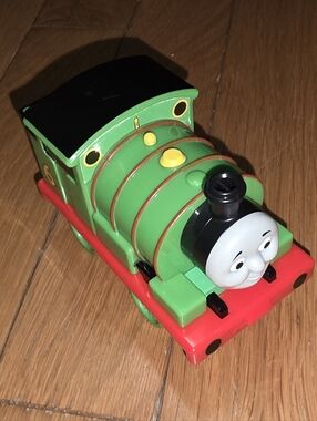 VINTAGE 2009 Thomas & Friends Percy FRICTION Push-Along Train Toy - Green Red